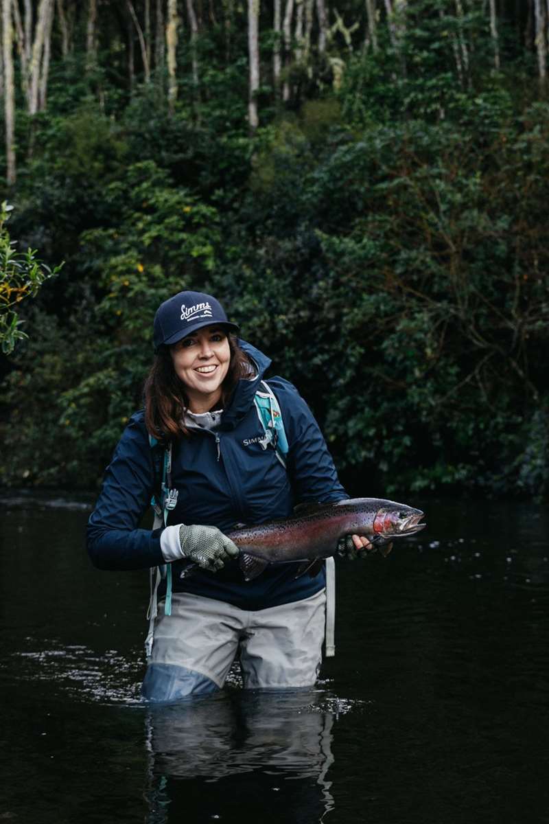  Aroha - Libby O'Brien, Fly fishing woman Taupo New Zealand